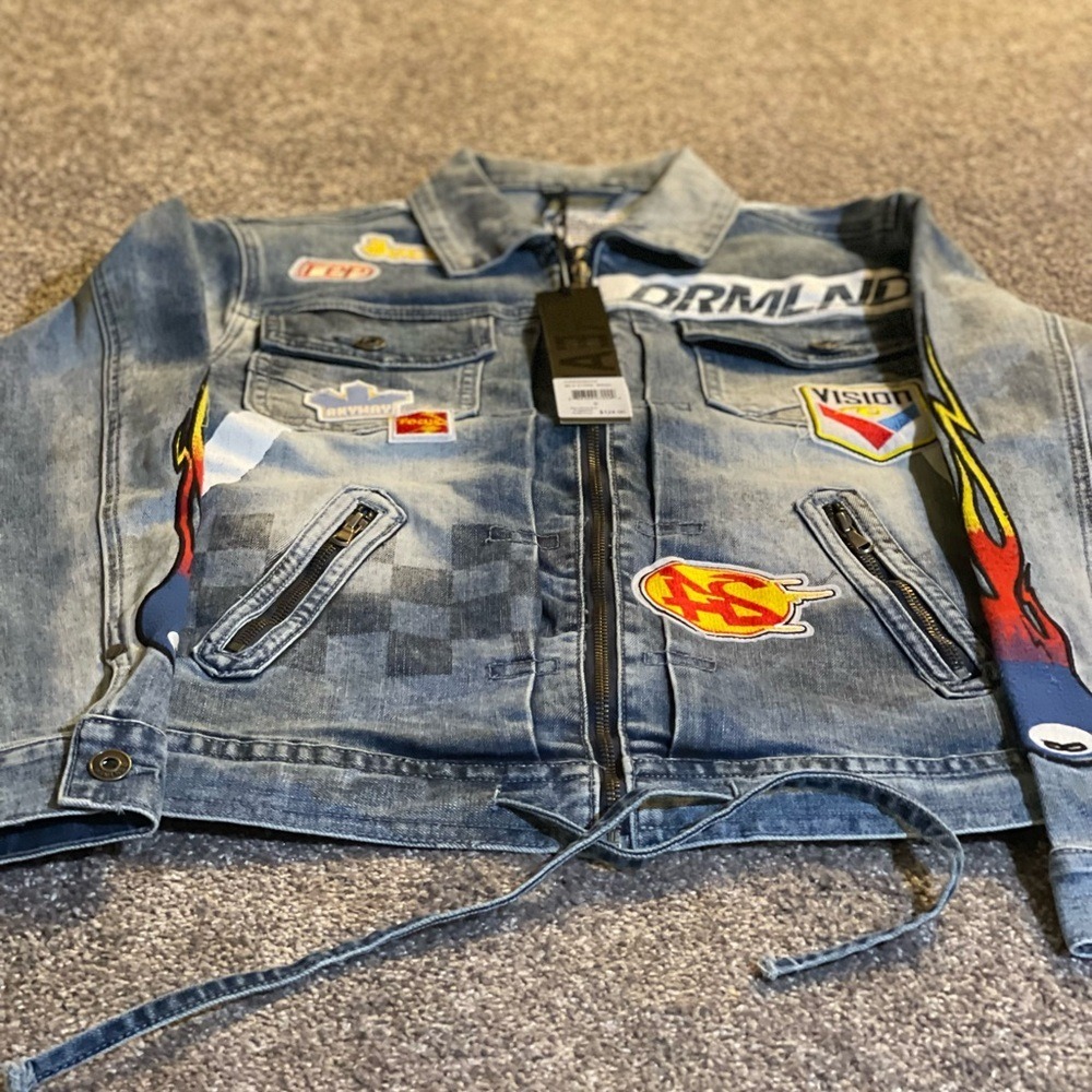 Dreamland Pays de Reve Denim Jacket Med Stone Wash Patches Zip Up Mens Small NWT